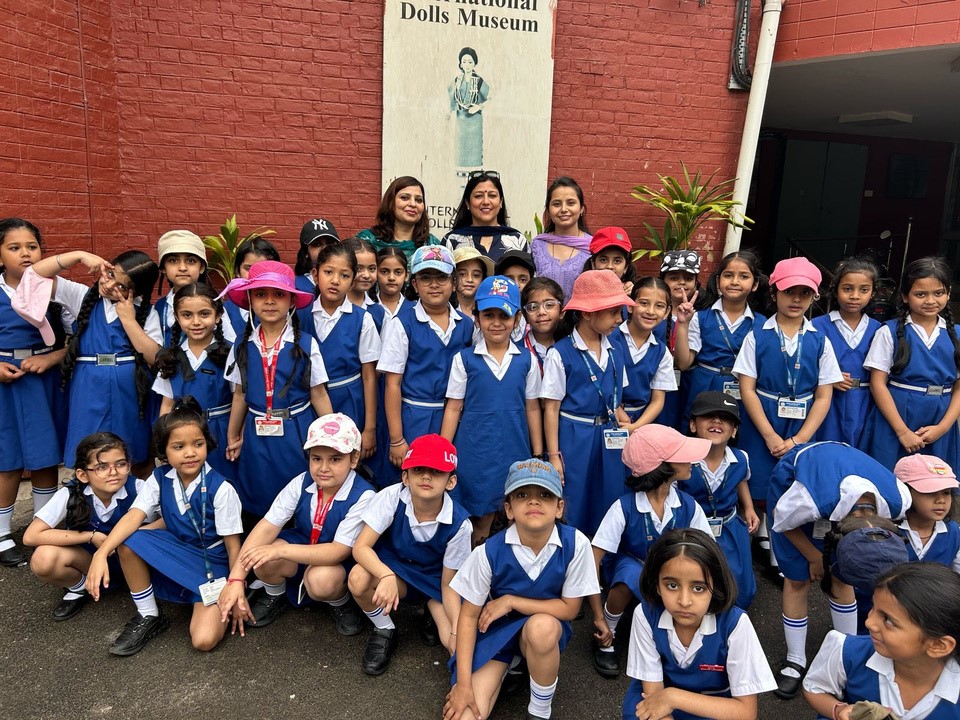 Visit to International Doll Museum by Class 1 students